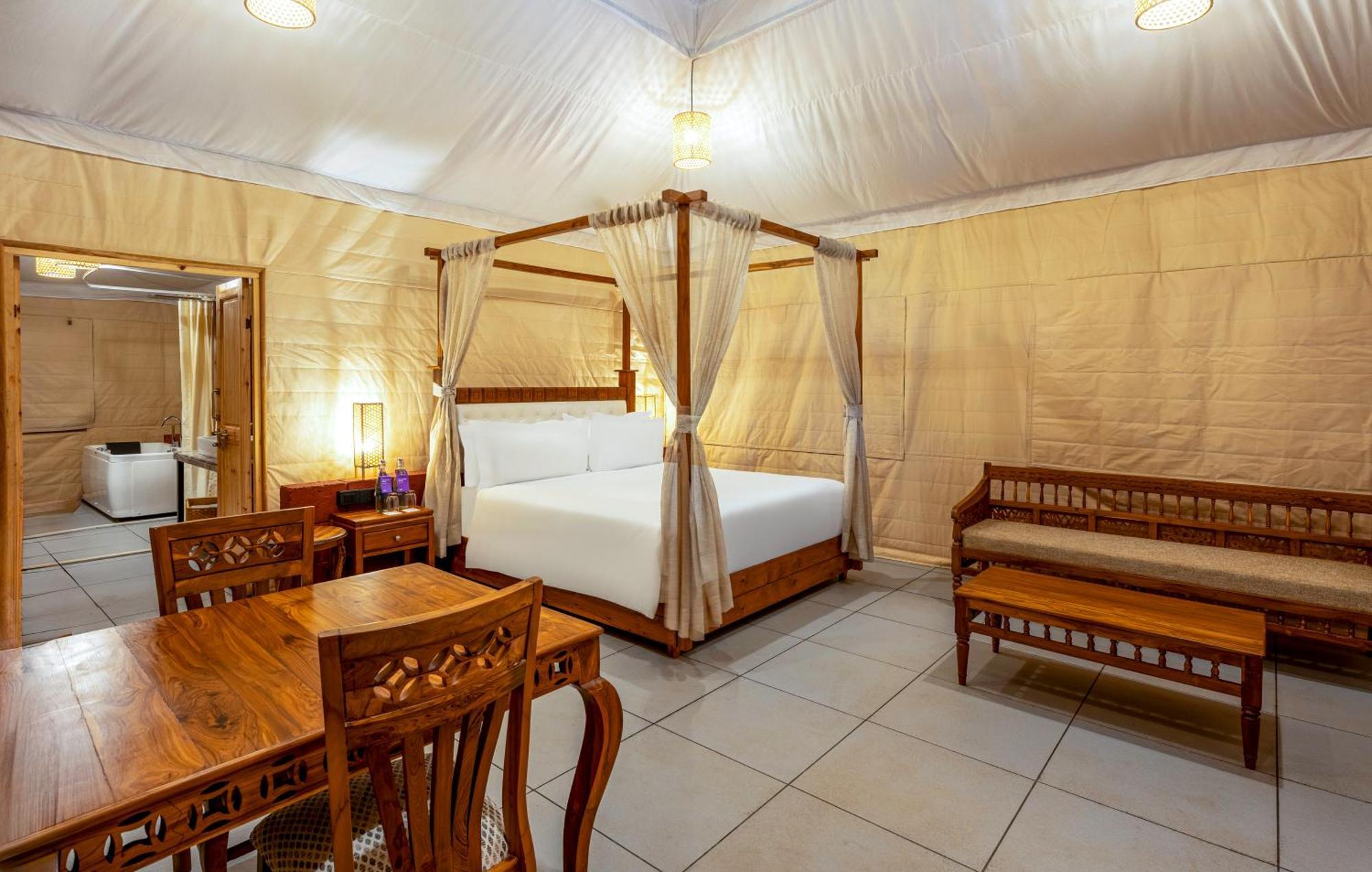Radisson Blu Plaza Resort & Convention Centre Karjat Dış mekan fotoğraf